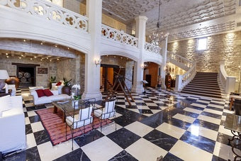 Pago de Cirsus Experience: Boutique Stay, Barrel Tastings & Michelin Dining in Navarra