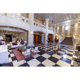 Pago de Cirsus Experience: Boutique Stay, Barrel Tastings & Michelin Dining in Navarra