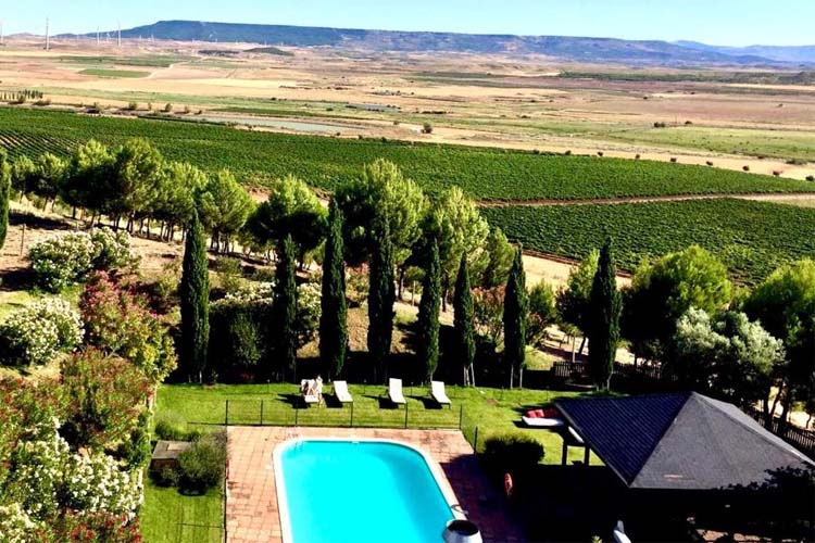 Pago de Cirsus Experience: Boutique Stay, Barrel Tastings & Michelin Dining in Navarra