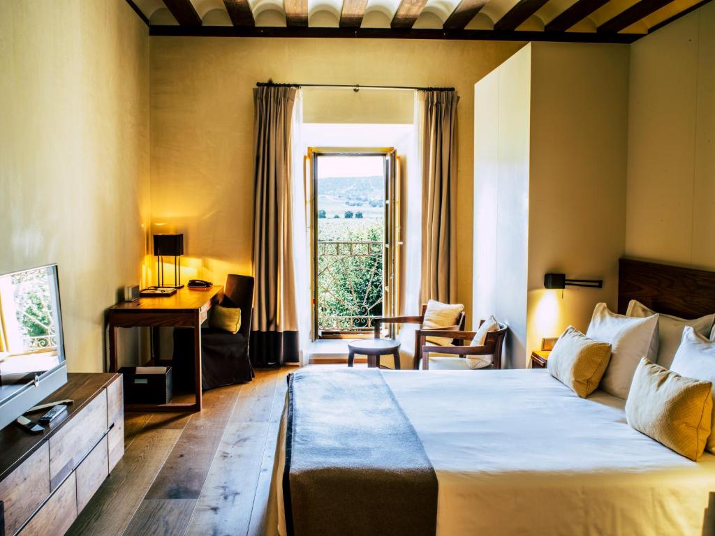 Abadía Retuerta LeDomaine: Luxe Abbey Stay, 4x4 Wine Tour & Michelin Dining