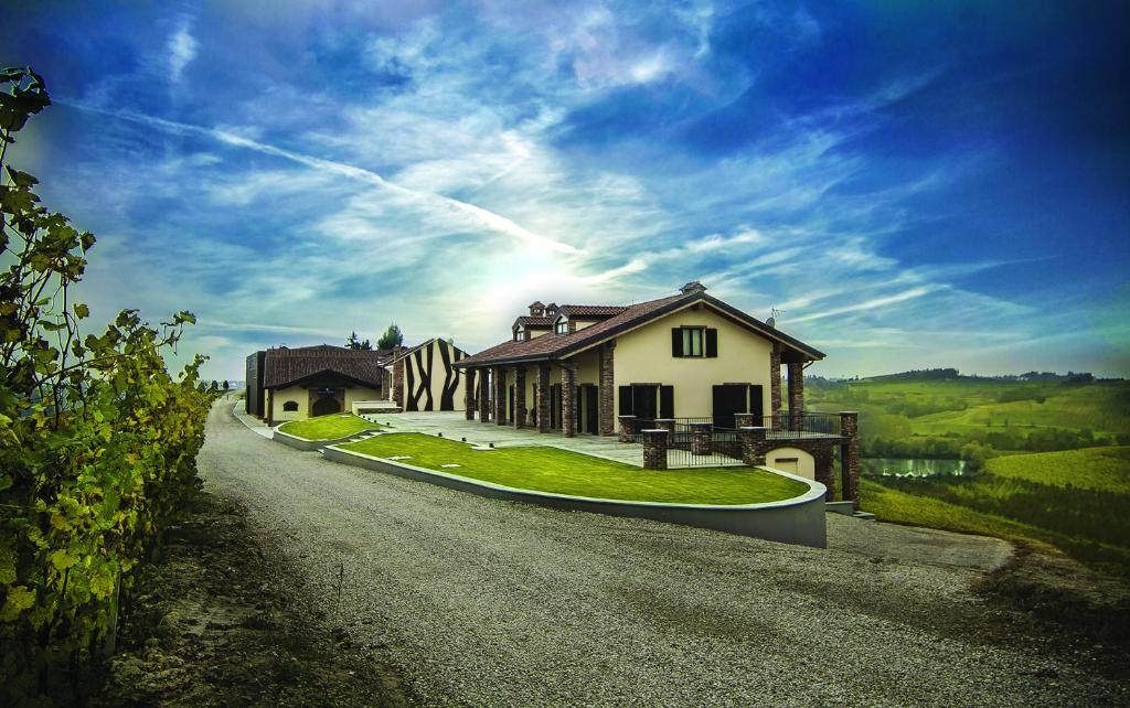 Montalbera Experience: Piedmont Wine Suites, Tastings & Vineyard Trails