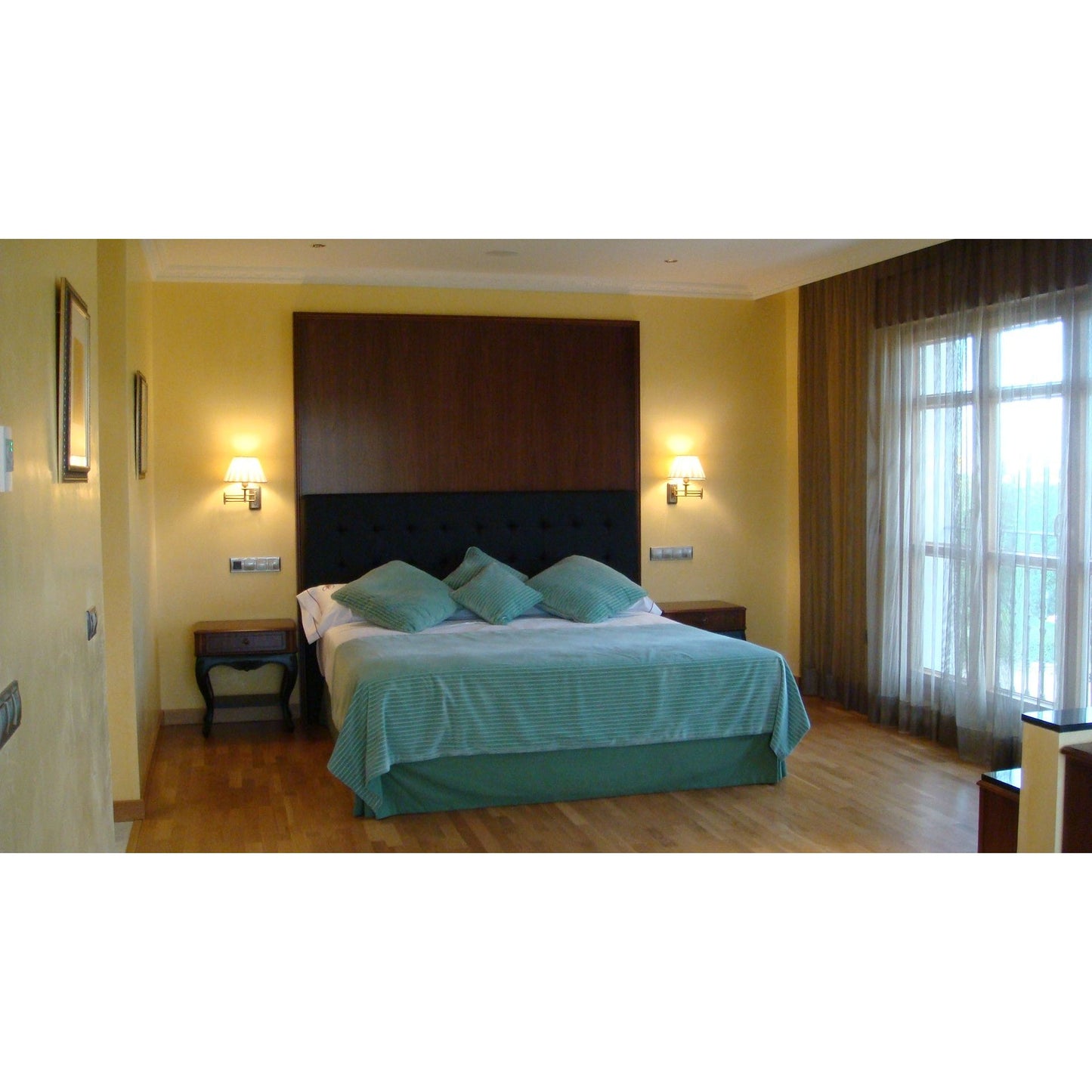 Torremilanos Experience: Château Stay, Barrel Tastings & Castilian Cuisine